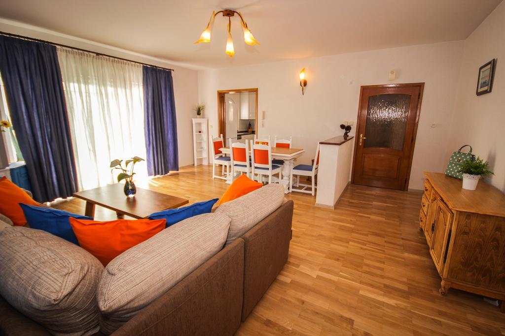 Apartmani Kristijan Jesenice  Kültér fotó